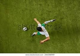 这种搓射费尔明确实踢不出来，他们两个感觉是互补的内马尔，姆巴