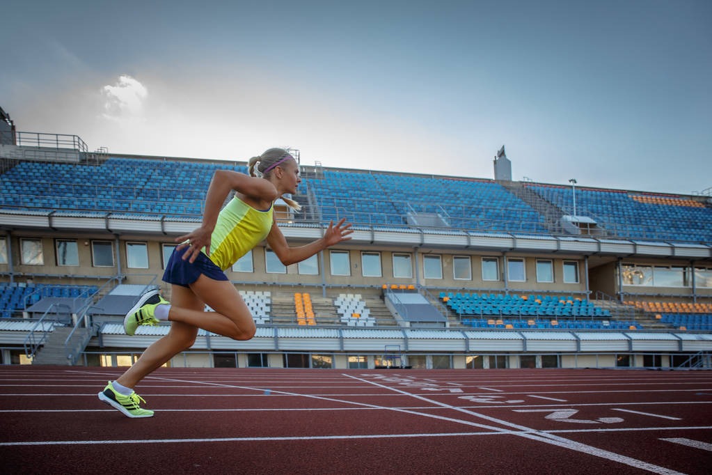 “劳模”易建联：“易”如既往 薪火相传
